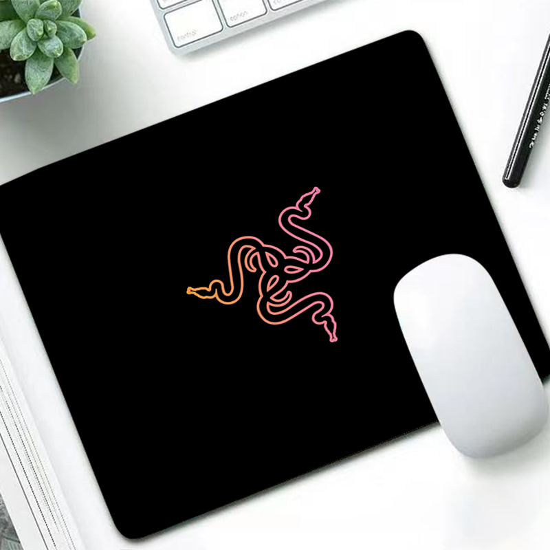 Pc Gaming Lounge - Razer Luxe Muismat Anime Gamer Bureaumat